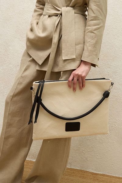 Manuka Schwarze Clutch-Tasche aus natürlichem Canvas