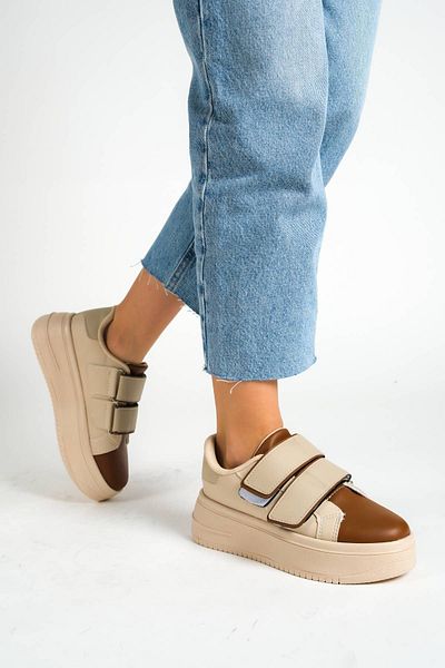 ayakkabıhavuzu Adidași cu velcro cu talpă înaltă, maro nud