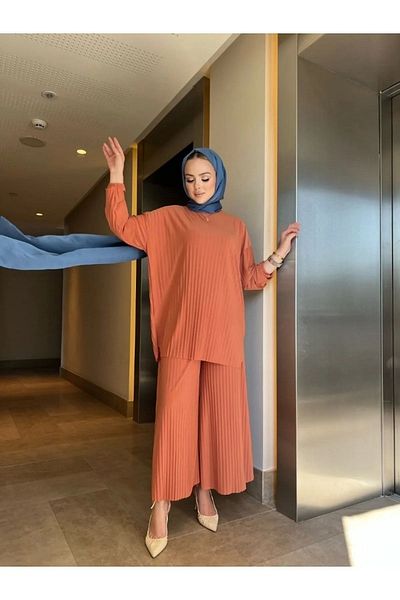 MÇmoda Set minunat de pantaloni și tunică cu picioare largi plisate