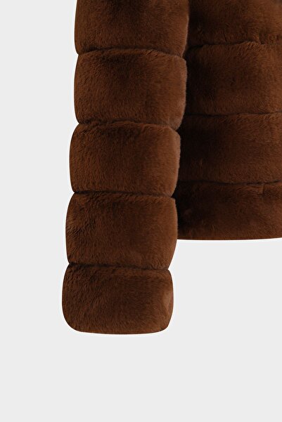 Açelya Okcu Premium Kapüşonlu Kadın Rex Suni Kürk Mont