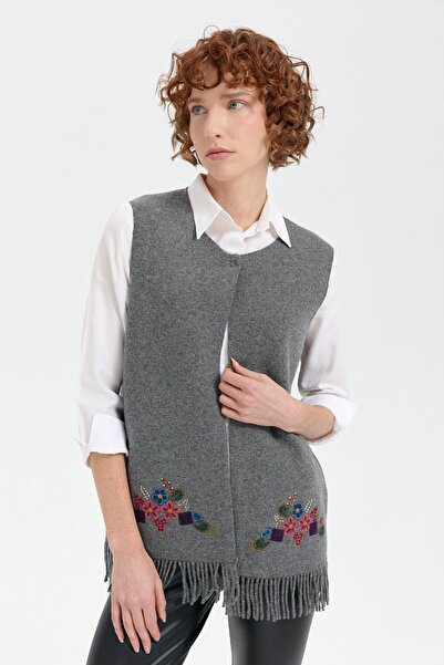 Desen Triko Women's Smoked Wool Vest - Crew Neck and Embroidered Skirt