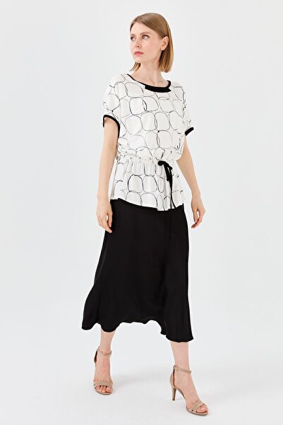 Desen Triko Γυναικείο μπλουζάκι με λαιμόκοψη δύο χρωμάτων Ecru/μαύρο