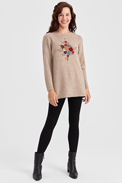 Desen Triko Pulover de lână lung brodat în față roșu bej