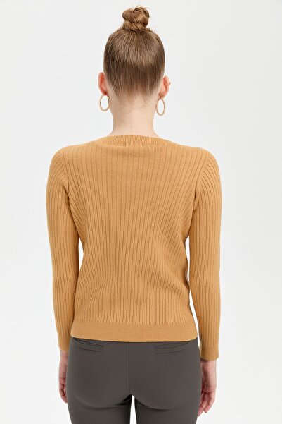 Desen Triko Γυναικείο πουλόβερ Camel Color - Ολόσωμο λαιμόκοψη, χωρίς ραφές και μοτίβο μπροστά