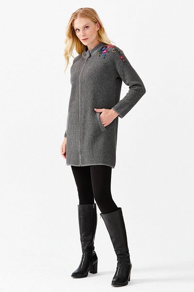 Desen Triko Women's Stand Collar Shoulder Embroidered Long Cardigan Smoked