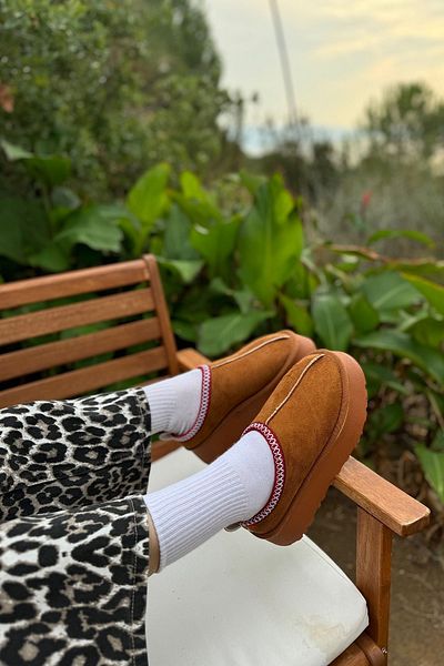 SHOEBELLAS Светлокафяви велурени ботуши Aliza