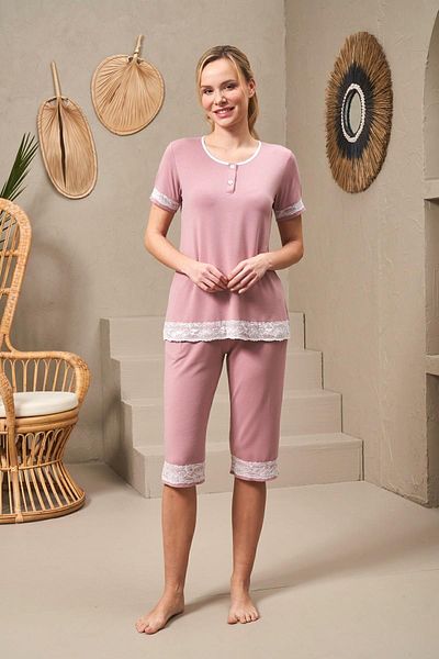 PJS 25127 Costum Capri cu mâneci scurte din dantelă cu plăcuță