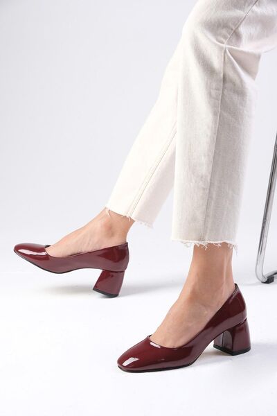 Mio Gusto Burgundy Jade Colored Patent Leather Block Round Toe Women's Mary Jane Heeled Shoes