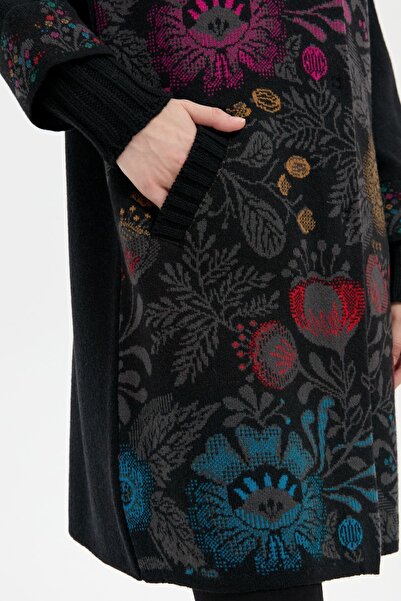 Desen Triko Black Long Wool Cardigan - Stand Collar and Colorful Floral Print