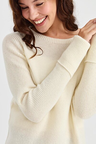 Desen Triko Women's Crew Neck Slit Sweater Bone