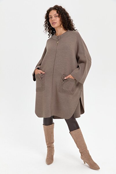 Desen Triko Kadın Dik Yaka Cebi Gül İşlemeli Fermuarlı Panço Vizon