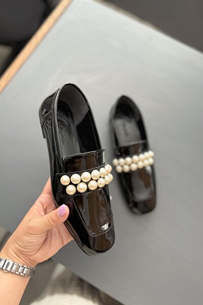 SHOEBELLAS Kies Siyah Rugan İnci Detaylı Kadın Babet