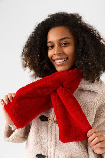 Luminos Butik Red Plush Warm Soft Scarf, Thick Neck Collar, for Cold Weather Byn01