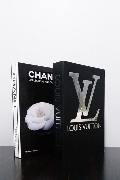 ndukkan Luis Vuitton Black Silver Themed 2-Piece Decorative Book Box Appearance Black Rose