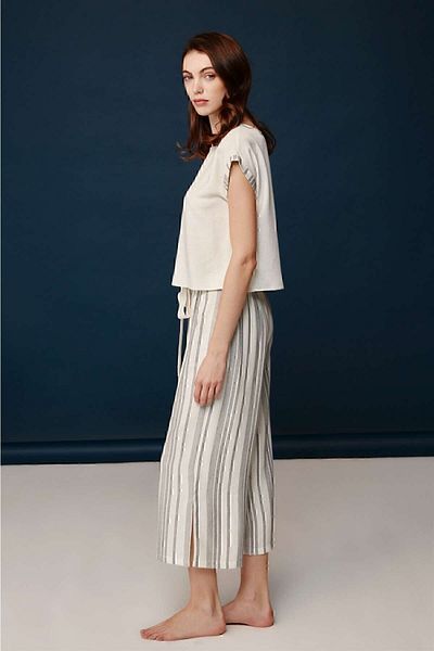 Bonnie Clyde Women's Ecru Viscose Wide Leg Capri & Blouse 2-Piece Pajama Set