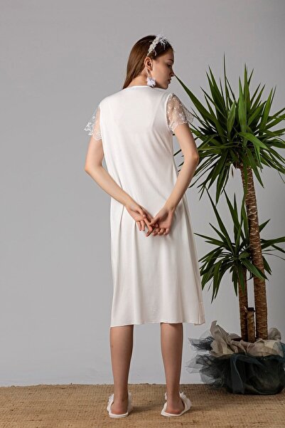 ByLohusa Effortt Ecru Lace Maternity Maternity Nightgown