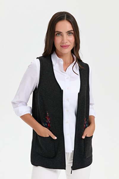 Desen Triko Black Embroidered V-neck Women's Wool Vest - Embroidered Pocket Top