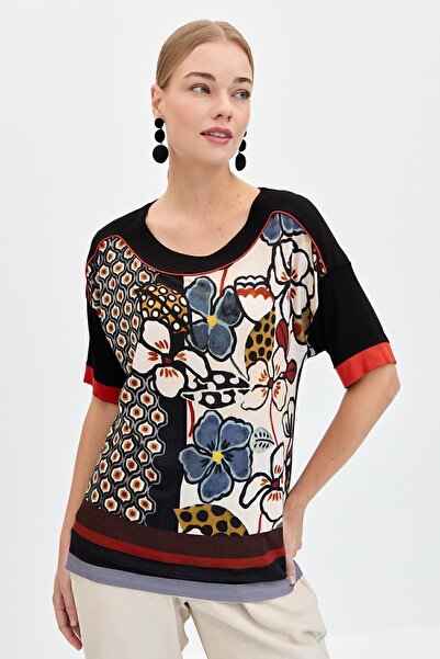 Desen Triko Γυναικείο μπλουζάκι από βαμβακερό φλοράλ μοτίβο Μαύρο