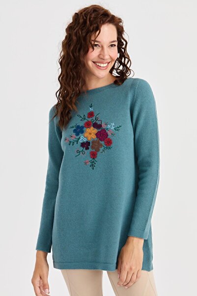 Desen Triko Pulover de lână lung brodat în față cu gâtul turnat M.Green