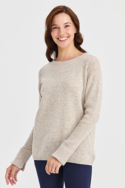 Desen Triko Γυναικείο πουλόβερ με λαιμόκοψη με μανίκια V. Beige