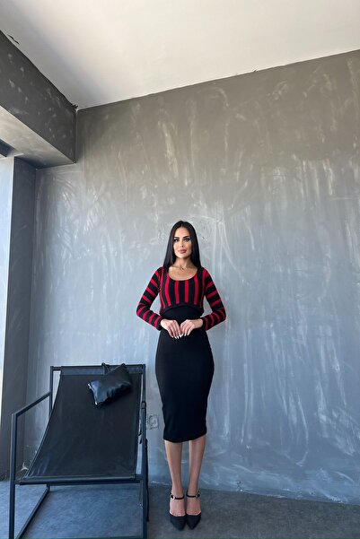 KAMACI BUTİK Смугасте трикотажне плаття з човниковим коміром - подвійний дизайн