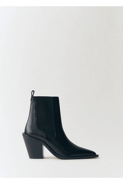 MANGO Woman Spitz zulaufende Lederstiefeletten