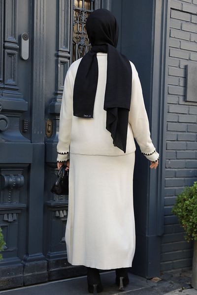 Neva Style Set dublu de tricotaje cu fustă Hijab crem - cu nasturi 24204KR