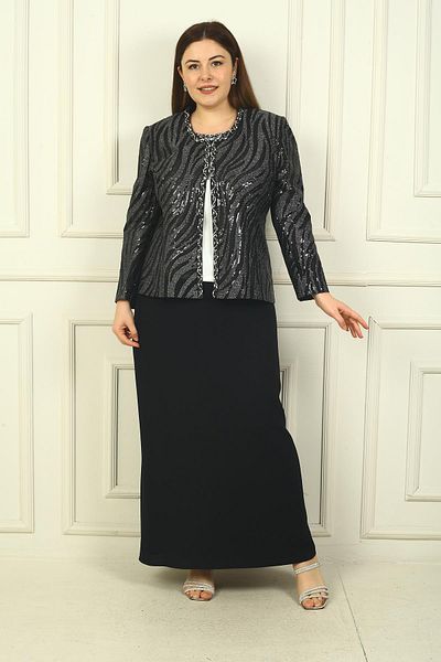 By Saygı سترة مطرزة بأكمام نصف قمر وتنورة كريب مبطنة - طقم مكون من 3 قطع مقاس كبير