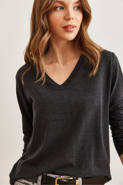 Olalook Černá dámská halenka z viskózy s výstřihem do V - Blz- 19002729