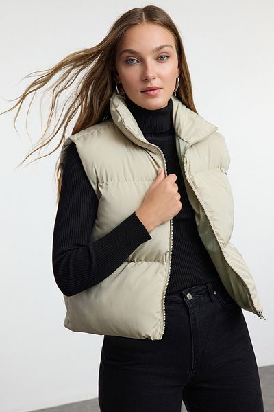 Trendyol Collection Wasserabweisende Pufferweste in Hellkhaki - TWOAW23YE00059