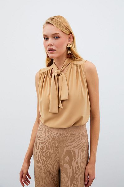 Sateen Scarf Sleeveless Blouse - Camel