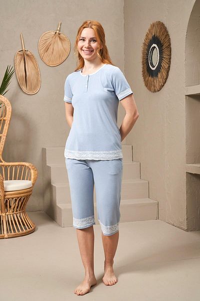 PJS 25127 Costum Capri cu mâneci scurte din dantelă cu plăcuță