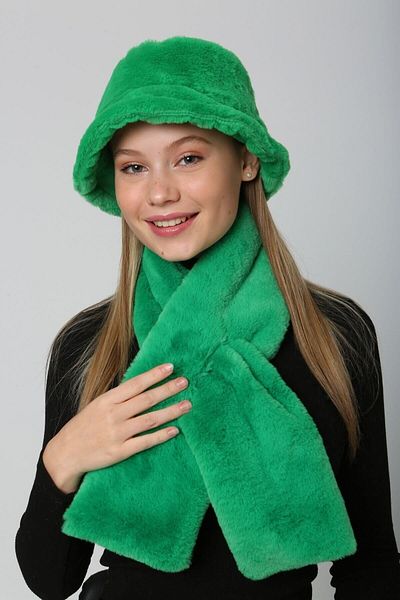 Luminos Butik Комплект зелена плюшена шапка и шал - комплект меки и топли зимни аксесоари01