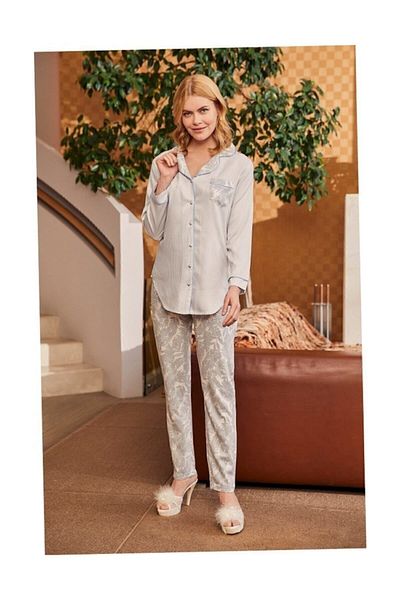 Şık Mecit Set de pijamale cu dungi florale