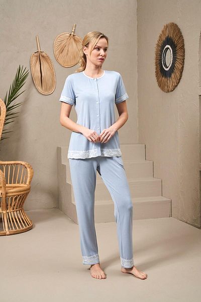 PJS 25126 Set pijamale cu nasturi, cu gât rotund, cu dantelă