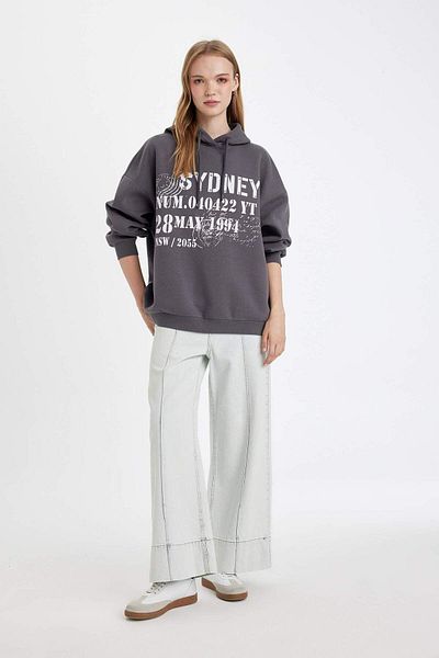 DeFacto Oversize Wide Fit Hooded Back Printed Thick Sweatshirt E0673Ax24Wn