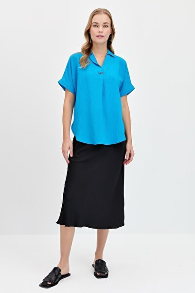 Desen Triko Γυναικεία μπλούζα με αγκράφα μπλε