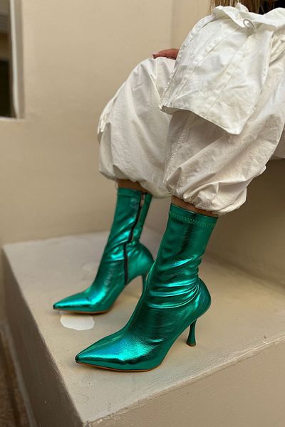 SHOEBELLAS Mesia zöld lakkbőr sztreccs cipzáras női sarkú csizma