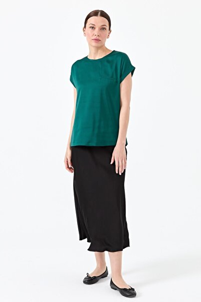 Desen Triko Γυναικεία κοντομάνικη μπλούζα σατέν μπροστά πράσινη