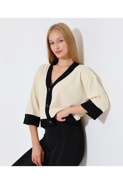 OXEDCO Women's White Buttoned Knitwear Cardigan