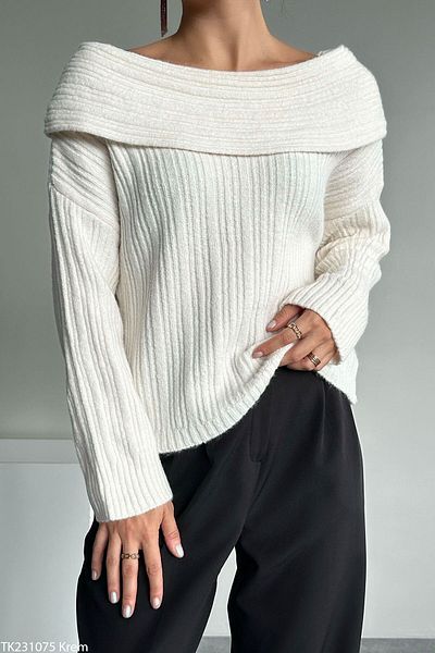 Lucens Cremefarbener Pullover mit Kragen, offener Schulter und gerippter Falte für Damen