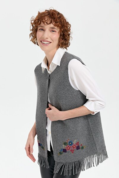 Desen Triko Women's Smoked Wool Vest - Crew Neck and Embroidered Skirt
