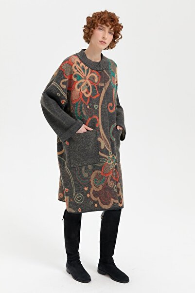Desen Triko Smoke Colored Women's Poncho - Stand Collar and Large Flower Pattern
