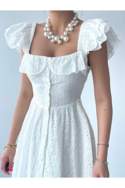 Afiş Butik Φόρεμα με κουμπιά με τετράγωνο γιακά με λευκό χτένι