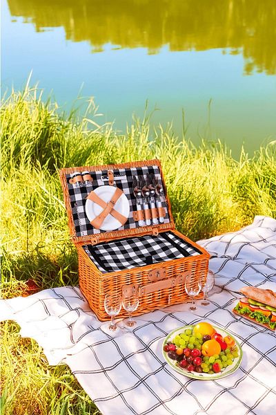 Perotti Picno Italy4 - Personality Wicker Plaid Cooler, Lined and Portable Picnic Basket