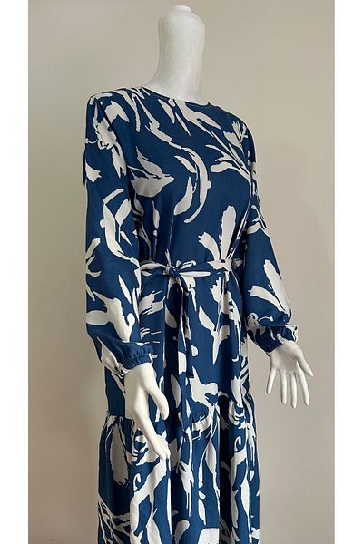GİZGİYİM Blue and White Patterned Viscose Frilled Hijab Dress Plus Size