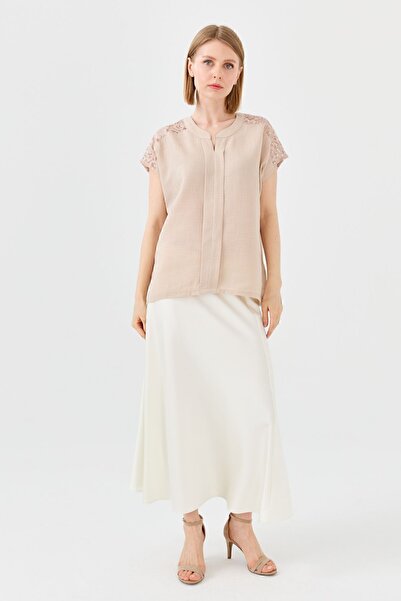 Desen Triko Γυναικεία λινή μπλούζα με ανοιχτό γιακά ώμους μπεζ