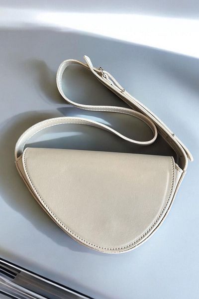 BAHELS Premium Beige Women's Shoulder Bag - Hidden Magnet and Adjustable