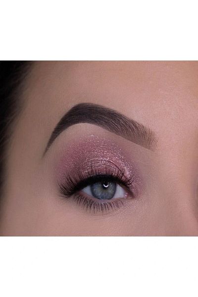 the balm Thebalm Liquid - Metallic and Shimmering Eyeshadow Shimmer Cover Fari