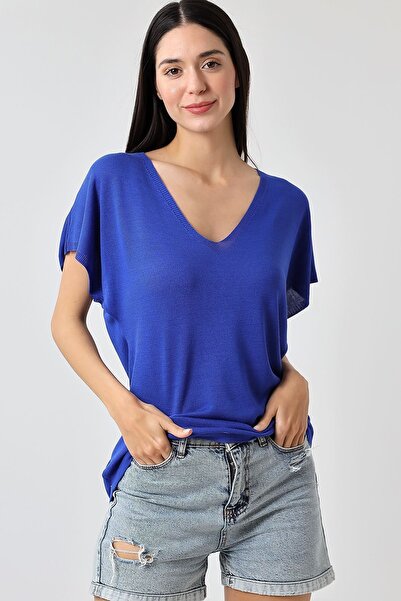 Devinka تي شيرت نسائي من Saks باللون الأزرق برقبة على شكل حرف V وقابل للتنفس ...